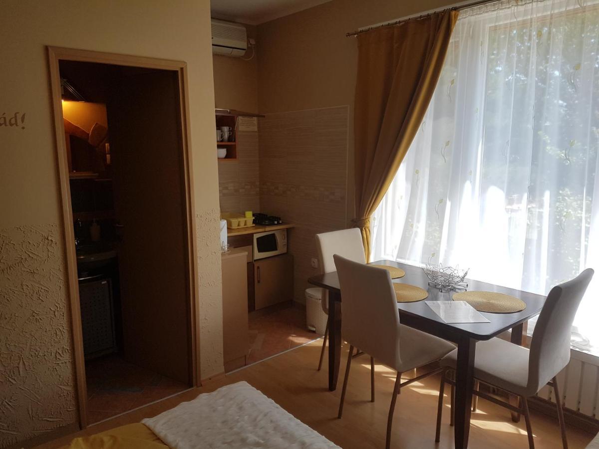 Rozsa Apartman Alsóörs المظهر الخارجي الصورة