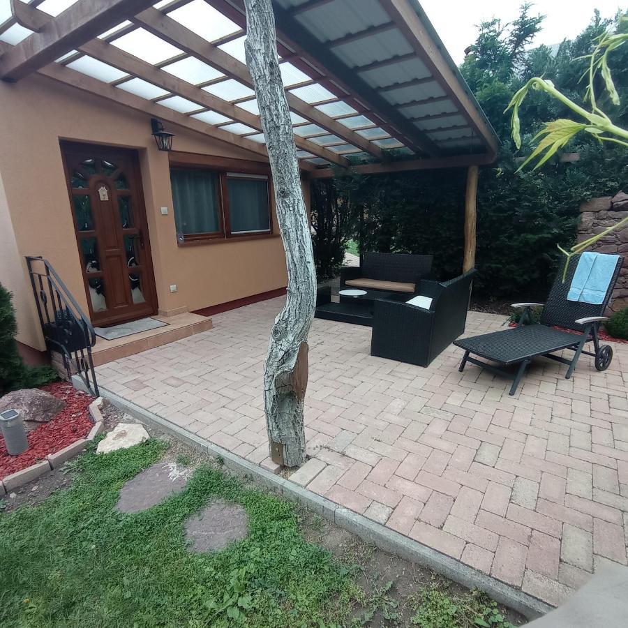 Rozsa Apartman Alsóörs المظهر الخارجي الصورة