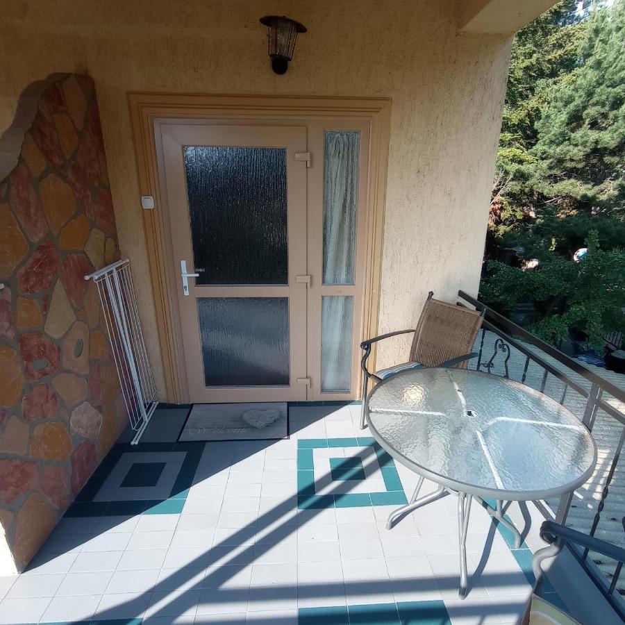 Rozsa Apartman Alsóörs المظهر الخارجي الصورة