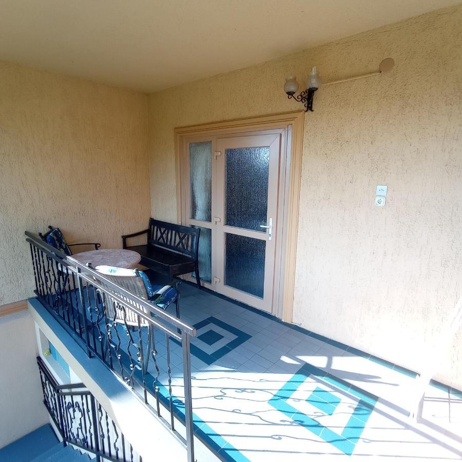 Rozsa Apartman Alsóörs المظهر الخارجي الصورة