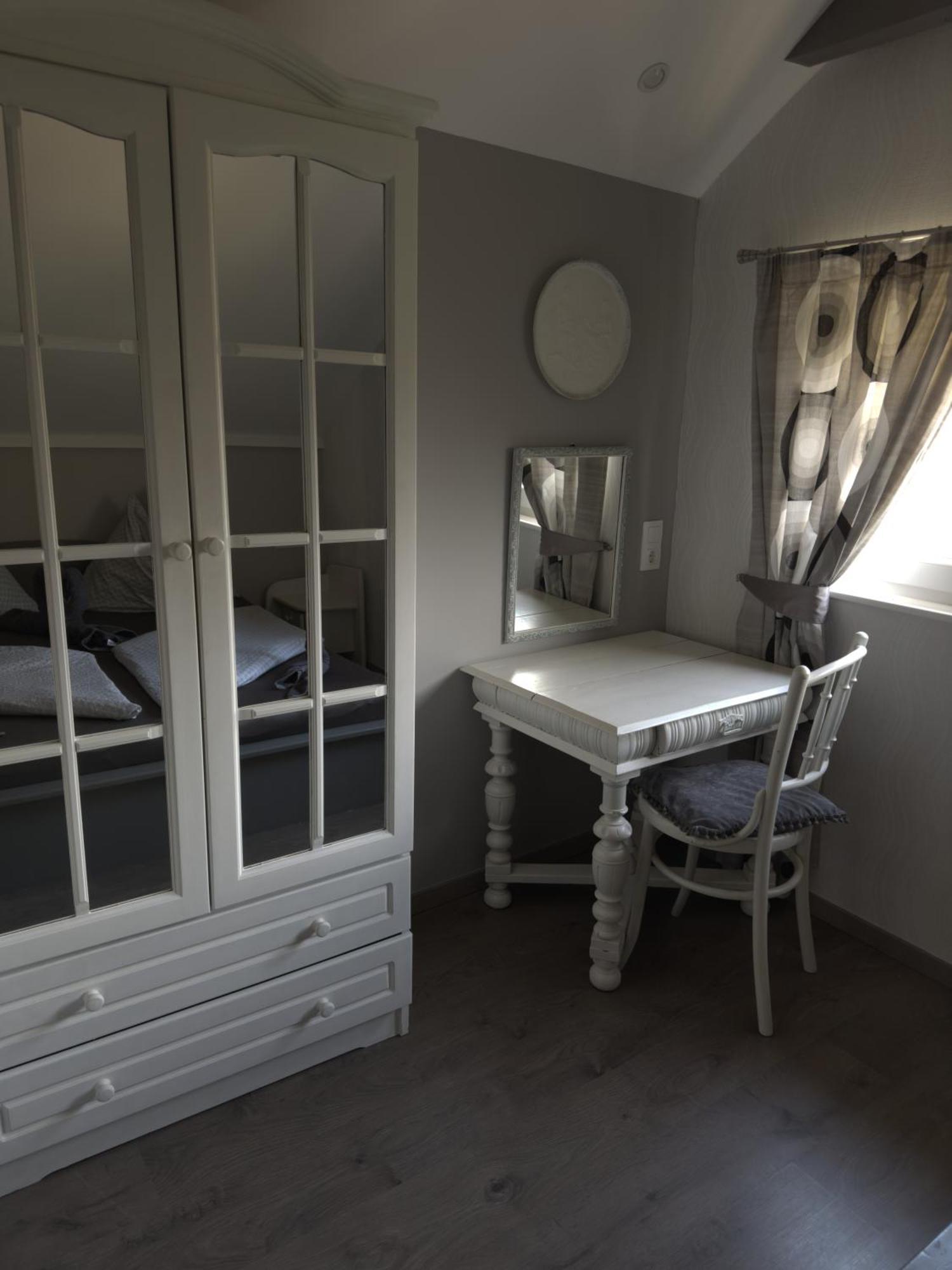 Rozsa Apartman Alsóörs الغرفة الصورة
