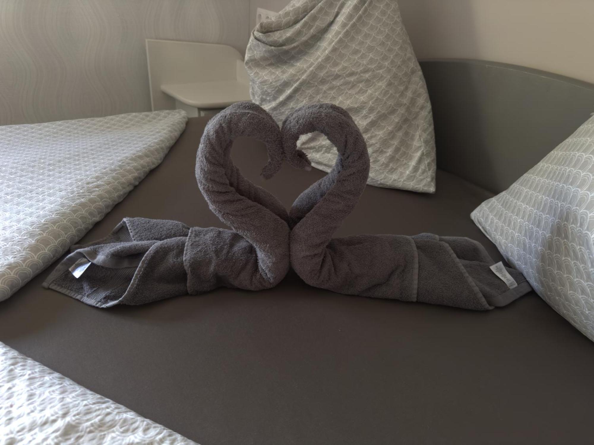 Rozsa Apartman Alsóörs الغرفة الصورة